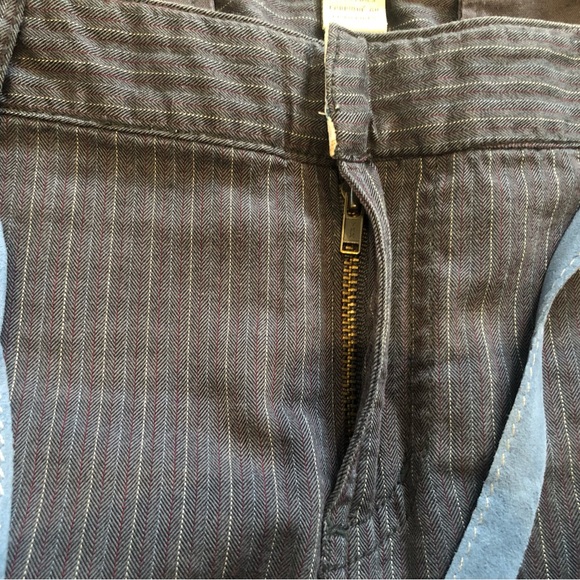 EUC American Eagle pinstripe skirt, pleats and flare, super cute style size 4 - Picture 4 of 4